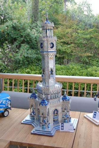 tin art,so nice - human creative really unexpected. tin also can do such creative thing