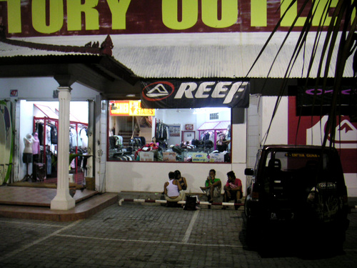 Stranded with no accomodation? - one of those nights where we went without no room. imagine all 5 of us stuffed in a small jeep. and it rained that night in bali. sob sob.