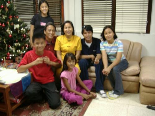 Xmas '05 - Family Picture during Xmas'05