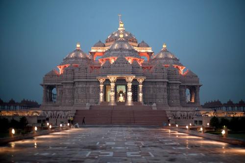 akshardham - its a holy shrine in india