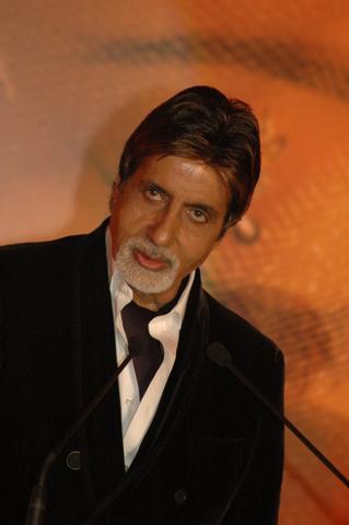 AMITABH BACHCHAN - Amitabh bachhan - the living legend,man of million hearts,milleniums super star,the bigb,the shahensha of indian cinema ,etc,etc