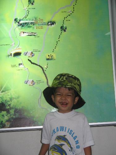 My Son Azrul - My son ni memang suka sangat posing depan kamera
