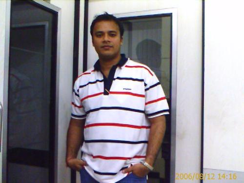 mmmmmmmmmeeeeeeeeee - yup thats is me at work.............clicked thorugh the amazing O2 cell phone
