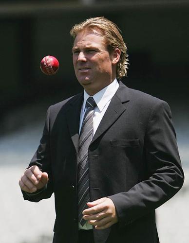 Shane Warne - Shane Warne poses on the MCG after announcing his retirement, December 21, 2006