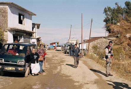 The Road to Dhanoulty - Dhanoulty,Dehradun