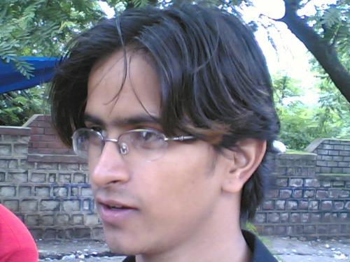 This is me - Hi my name is Siddharth Patil and I am an Engineering student born and brought up at Bhopal.I am in my third year. My hobbies are playing snooker and earning money by any proper means.