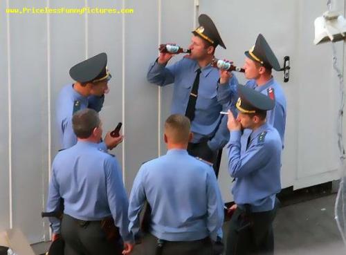 Cops at work - Cops take a short break