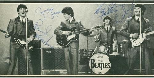 Beatles - The beatles playing