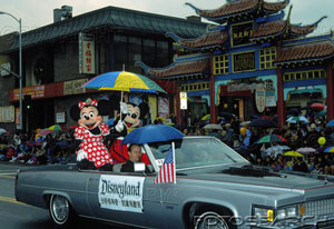 micky and minnie - micky and minnie  in the car