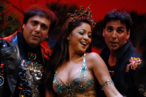 moie stills from bhagambhag - tanushree dutta, govinda, akshay from bhagambhag