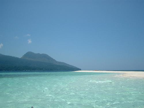 white island - this is the so-called white island in camiguin, philippines. durin high tide, the island disappears in the middle of the ocean then reappears at low tide. it has fine white sand and sparkling blue waters & sky with wonderful sea creatures. come & visit! =)
