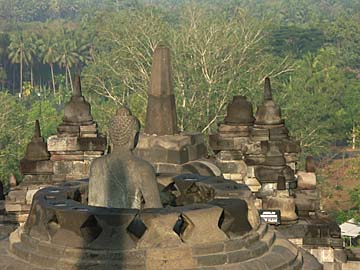 borobudur - The borobudur was located in the Javanese island And his scenery was very very picturesque
