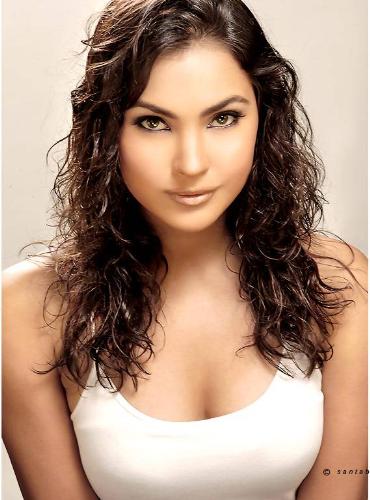 Lara Dutta - She is so beautiful