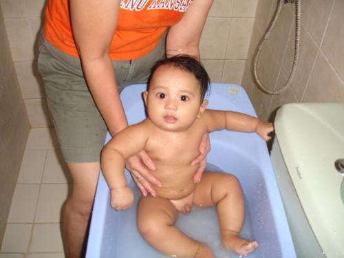 baby's taking a bath - my baby's taking a bath