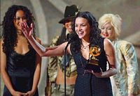 Norah Jones - norah jones with tropi music award