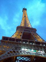 Paris is the most beautiful city on earth - this is a photo i took while i was in paris a few years ago. its also when i started going out with my current boyfriend.