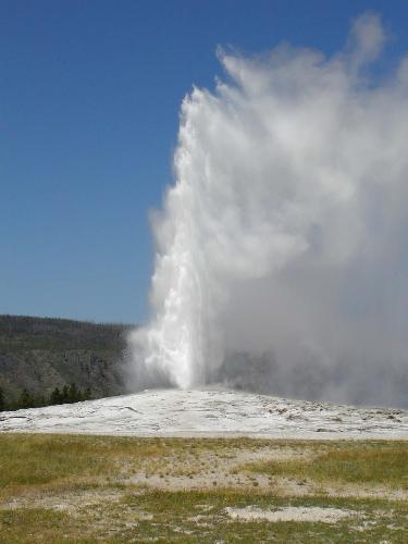 nice water  - this is very nice pic of water fountain i like this fountain have u visited this place?