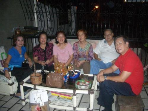 my uncle & aunties... - my auntie who likes to have a holiday trip is the one who&#039;s 2nd to the left...thanks!!!