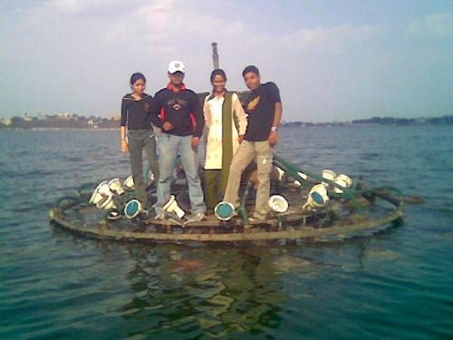 nice view - this is the where we 4 r the first to ve a snap... actually its a loating fountain in the middle of upper lake, bhopal