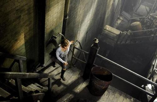 Image 10 - She is in the Ghsosty house at the silent hill.