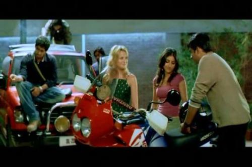 rang de basanti - Siddarth, Alicia, Soha and Mahadevan in frame.