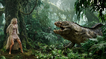 king kong - Ann (Naomi Watts) faces a dinosaur