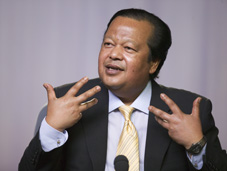 Maharaji - Prem Rawat - This is Mr Prem Rawat - People call him Maharaji. He is a Guru. He accompany you on the path of spirituality.