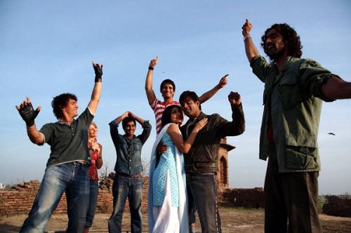 Rang De Basanti - All the cast of the movie 'Rang De Basanti'. Indian actors Aamir Khan, R Madhavan, Soha Ali Khan, Kunal Kapoor, Sharman Joshi, Siddhart and British actress Alice Patton.