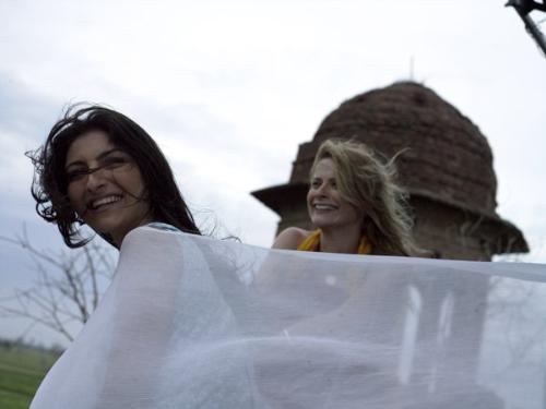 Rang De Basanti - Actors Soha Ali Khan and Alice Patton.