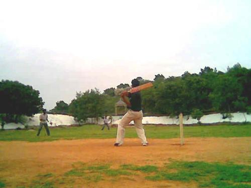 itz me playing cricket - cricket