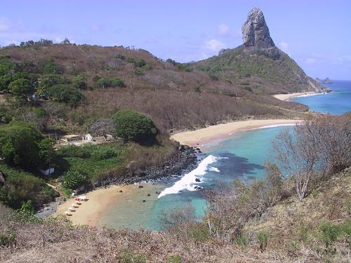 Fernando de Noronha - O Arquipélago de Fernando de Noronha, com seu rico ecossistema e uma beleza natural estonteante, sempre despertou a atenção de povos de todas as partes do planeta, interessados em conhecer de perto esse verdadeiro oásis, que parece perdido em meio à imensidão azul.  The Archipelago of Fernando De Noronha, with its rich ecosystem and a estonteante natural beauty, always despertou the attention of peoples of all the parts of the planet, interested in knowing of close this true oasis, that seems lost in way to the blue imensidão.