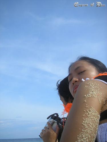 Balicasag Island - hahahaha...lost at balicasag island in panglao Bohol...that's me and tatu...hahahahaha...it's sooooo hawttt there...