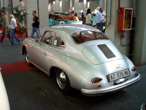 other view of the porsche 356 - beautiful!!!