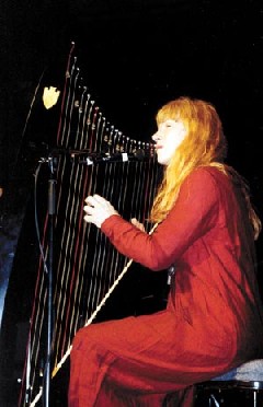 loreena mckennitt pose - loreena mckennitt pose