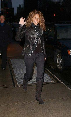 Shakira - Leaves her hotel in New York City on January 31st 2006
