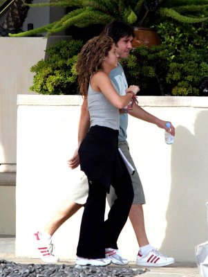 Shakira - Walking with Jaume in Beverly Hills, Ca on February 9, 2006