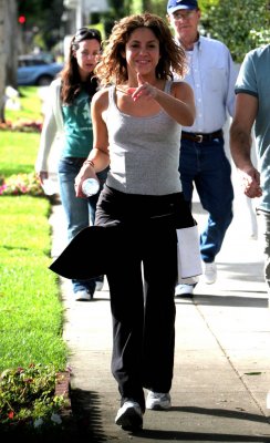 Shakira - Walking with Jaume in Beverly Hills, Ca on February 9, 2006
