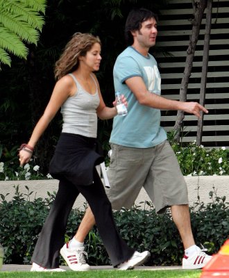 Shakira - Walking with Jaume in Beverly Hills, Ca on February 9, 2006