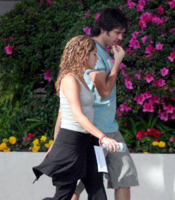 Shakira - Walking with Jaume in Beverly Hills, Ca on February 9, 2006