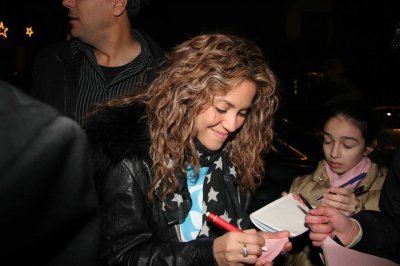 Shakira - Arriving in Sanremo, Italy on March 2nd 2006