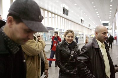 Shakira - Leaving Russia at Sheremetyevo-2 airport on March 11, 2006