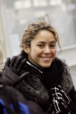 Shakira - Leaving Russia at Sheremetyevo-2 airport on March 11, 2006