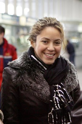 Shakira - Leaving Russia at Sheremetyevo-2 airport on March 11, 2006