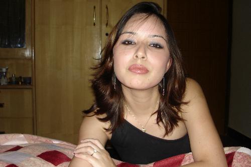 ITZ ME - Hi,this photo was taken by my hubby and I think I look stupid in this Photo.