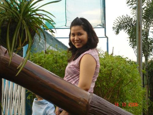 im a cute mom. am I? - i think im cute, im a possitive thinker.