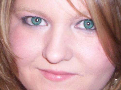 Me - lol... this is an honest accidental overzoomage... but now I kinda like it...:)