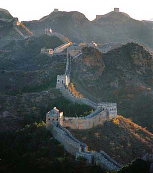 Great Wall Of China - i wanna go to china and see what my ancestors boast about -- the great wall of china. my dad used to tell me how chinese built the wall with their bare hands. im so amazed at this landmark that i wanna see it. too bad i grew up here in the philippines but im half chinese.