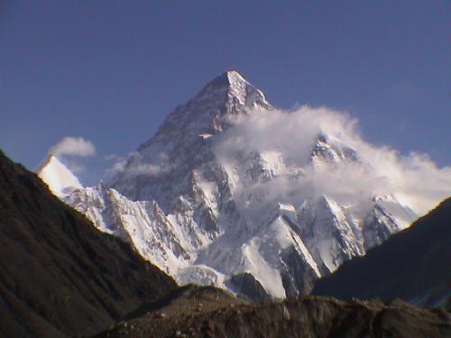 A mountain in pakisatan - i am very surely you would love this picture of Pakistan's mountain K2 i guess, what do you think?