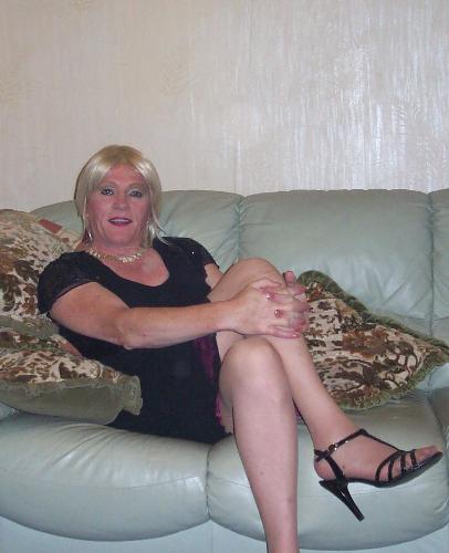 Feeling Bitchy - Kicking back and listening to Millie Jackson, seems like a fine way to prepare for an evening out.....