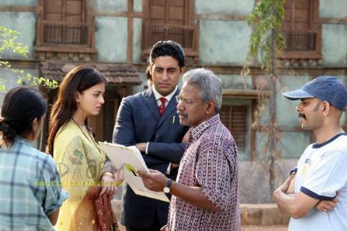 On the sets of GURU - Aishwarya,Abishek and maniratnam on the sets of GURU